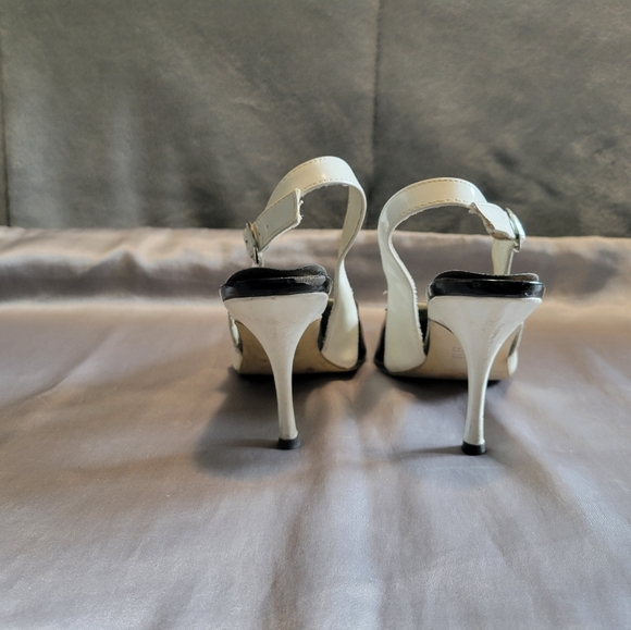 Black and white sling heels - Picture 4 of 4